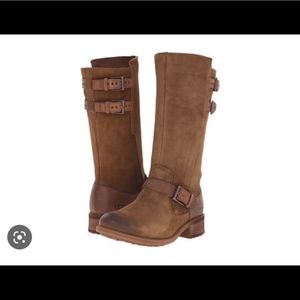 Like New Women's UGG Australia Everglayde Boots!